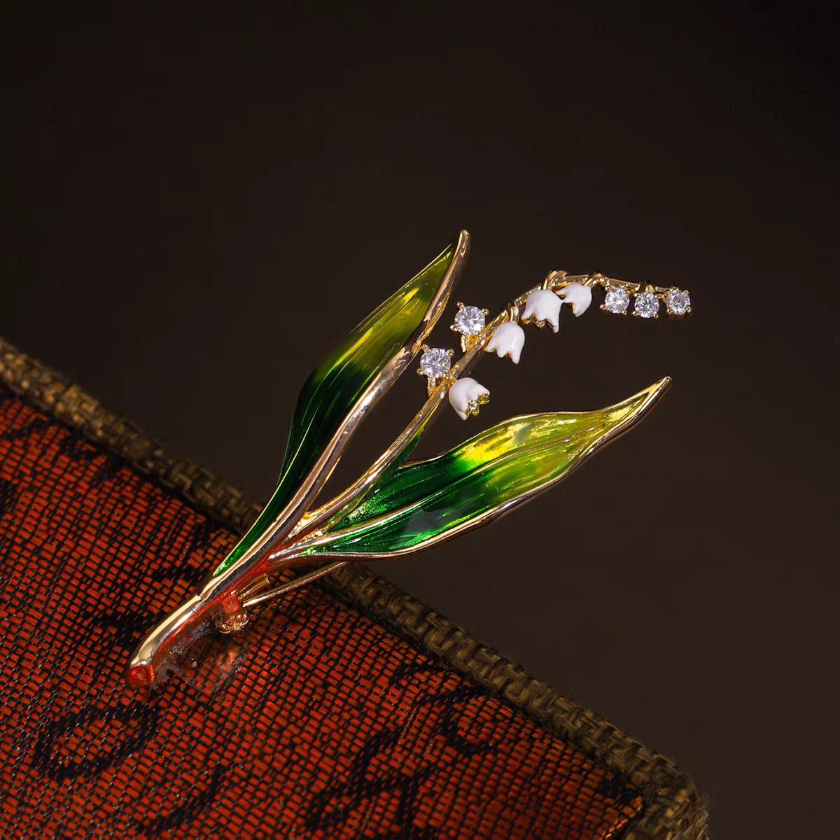 Cross-Border Best-Selling Enamel Lily of the Valley Brooch, Light Luxury and High-End Feel, Green Oil-Drip Brooch, Clothing Accessory, Anti-Exposure Pin