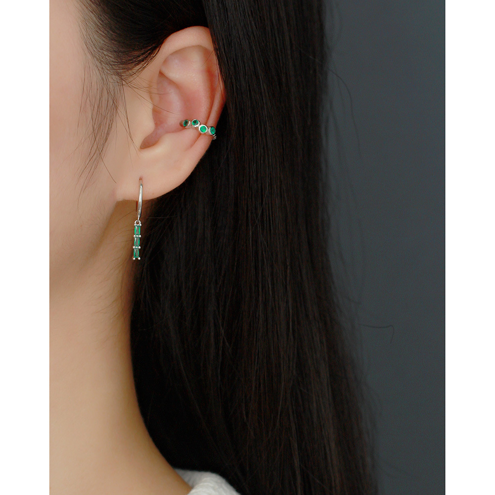5g Weight 0.03µm Gold Plating Thickness Electroplating Gold Plating Process 925 Sterling Silver Ear Needle Material 18K Real Gold Plated, Platinum Plated Plating Material Zircon Inlay Material Drop Earrings Classification 1 Pair Quantity Daily Occasion 925 Sterling Silver Material Geometric Pattern Women's Gender Simple Style, Shiny Style Inlay Craft 1 Pair 925 Sterling Silver Zircon Geometric Drop Earrings 2