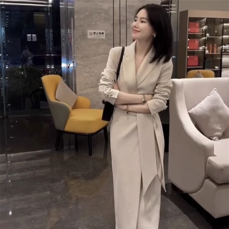 网红爆款时尚连衣裙女2025秋季款气质轻奢职业收腰系带显瘦西装裙|undefined