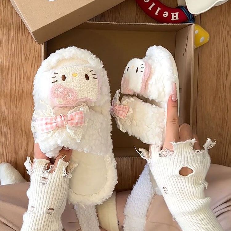 Cute Korean-Style Hello Kitty Lamb Wool Cotton Slippers for Women, 2026 Winter New Model, Comfortable Home Closed-Toe Furry Shoes