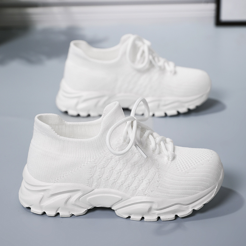 Mädchen-Sneaker aus dickem, einfarbigem Mesh mit Schnürung vorne, Flyknit-Obermaterial und gekreuzten Rändern_voghion.com