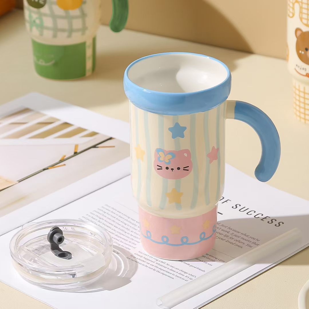 Personalidad creativa de dibujos animados de gran capacidad de taza de cerámica con cubierta taza de agua de paja de alto valor animal taza de hielo transfronteriza