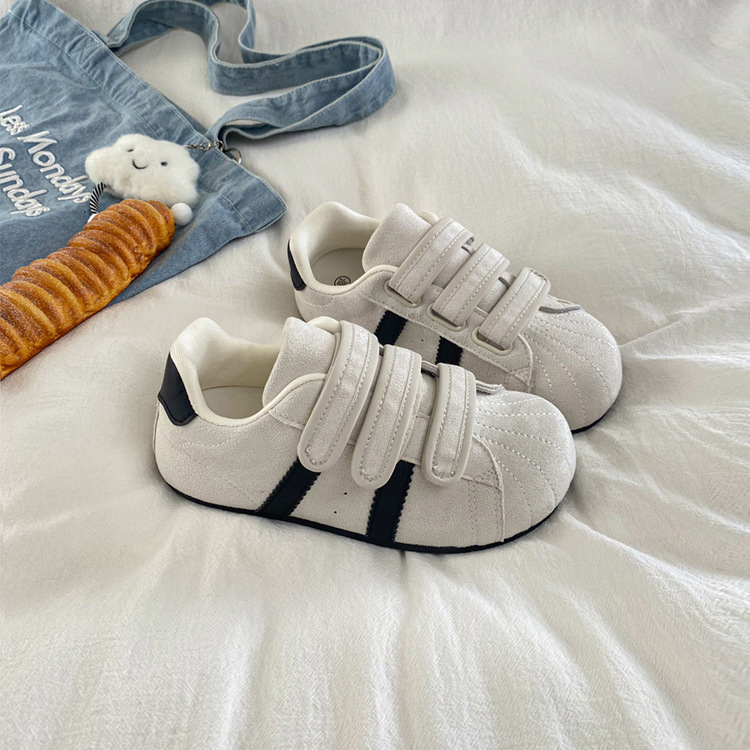 Zapatos de velcro para mujeres, otoño de 2025 zapatos de skate de alto valor, moda universal, zapatos deportivos para estudiantes, mujeres