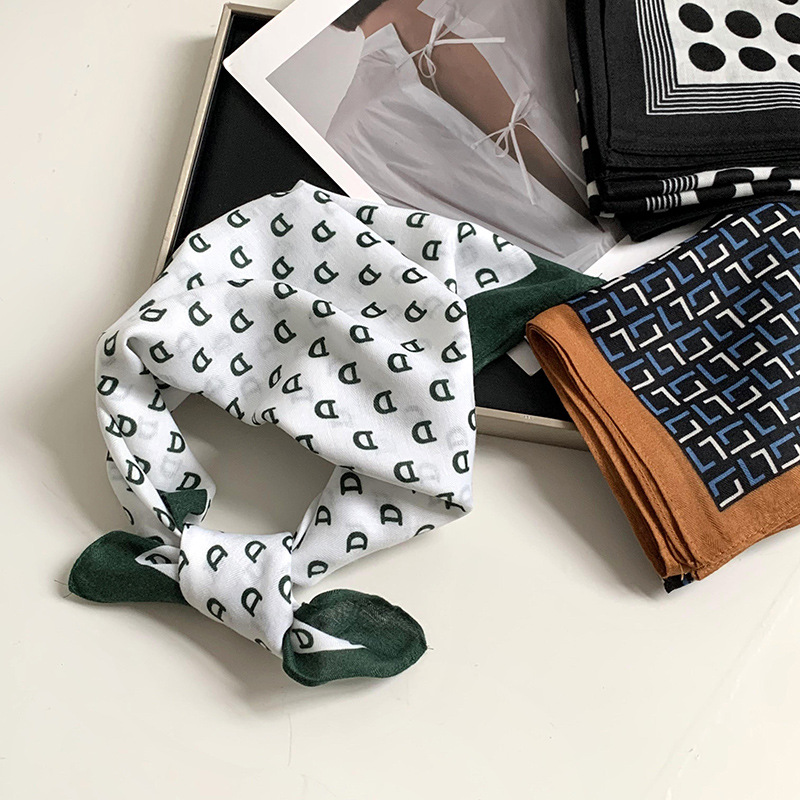 Bufandas de seda cuadrada alta sensación de 2025 nuevo estilo coreano pequeño bufandas de cuello bufandas de cuello bufandas de seda al por mayor