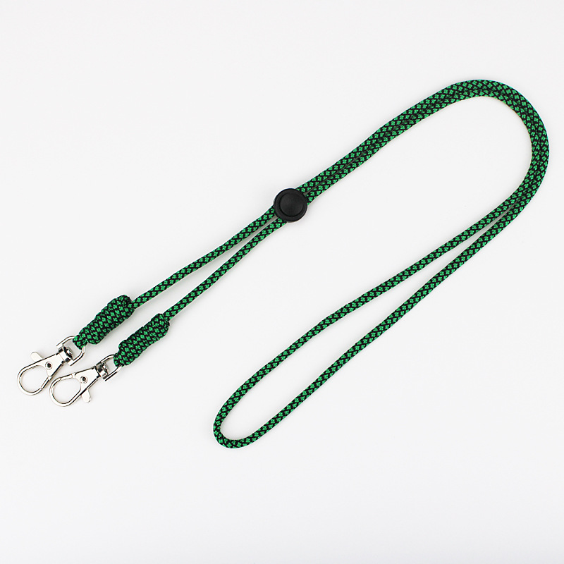 녹색 사이의 검은 색