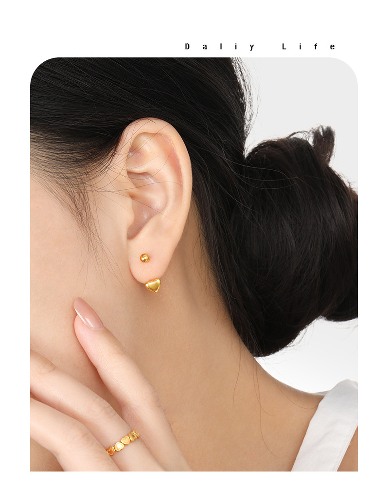 1 Pair Casual Elegant Lady Heart Shape Plating Titanium Steel Cartilage Earrings display picture 5