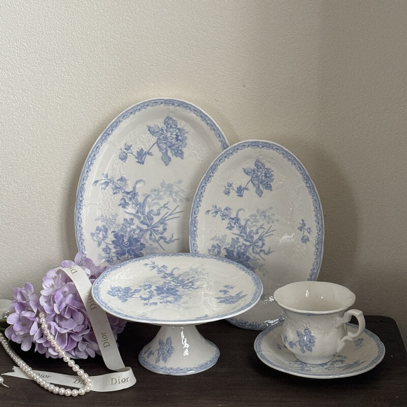 New French Style Vintage Milk Blue Embossed Ceramic Cup Dish Bowl High Foot Plate Western Dessert Food Storage Household Dish