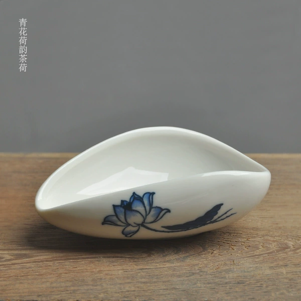 Blue and white lotus rhyme tea lotus