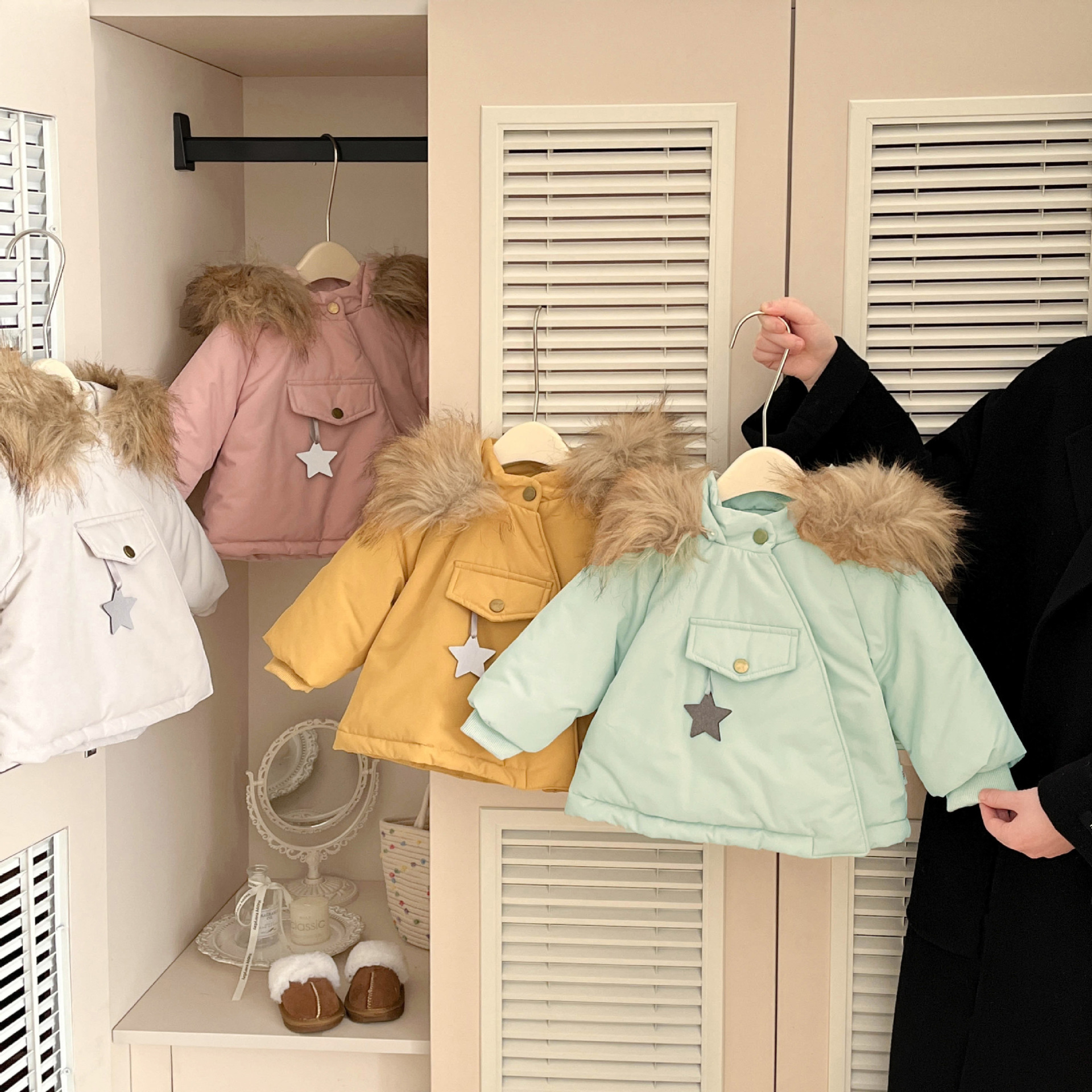 Niña otoño invierno ropa de algodón nuevo bebé coreano algodón pellizco grueso abrigo bebé color caramelo extranjero vestido con chaqueta de algodón