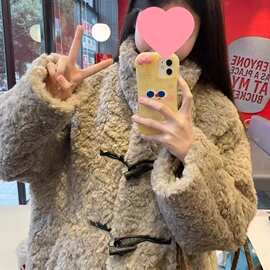 小香风羊羔毛外套女冬季加厚小个子宽松设计感韩系牛角扣毛毛上衣
