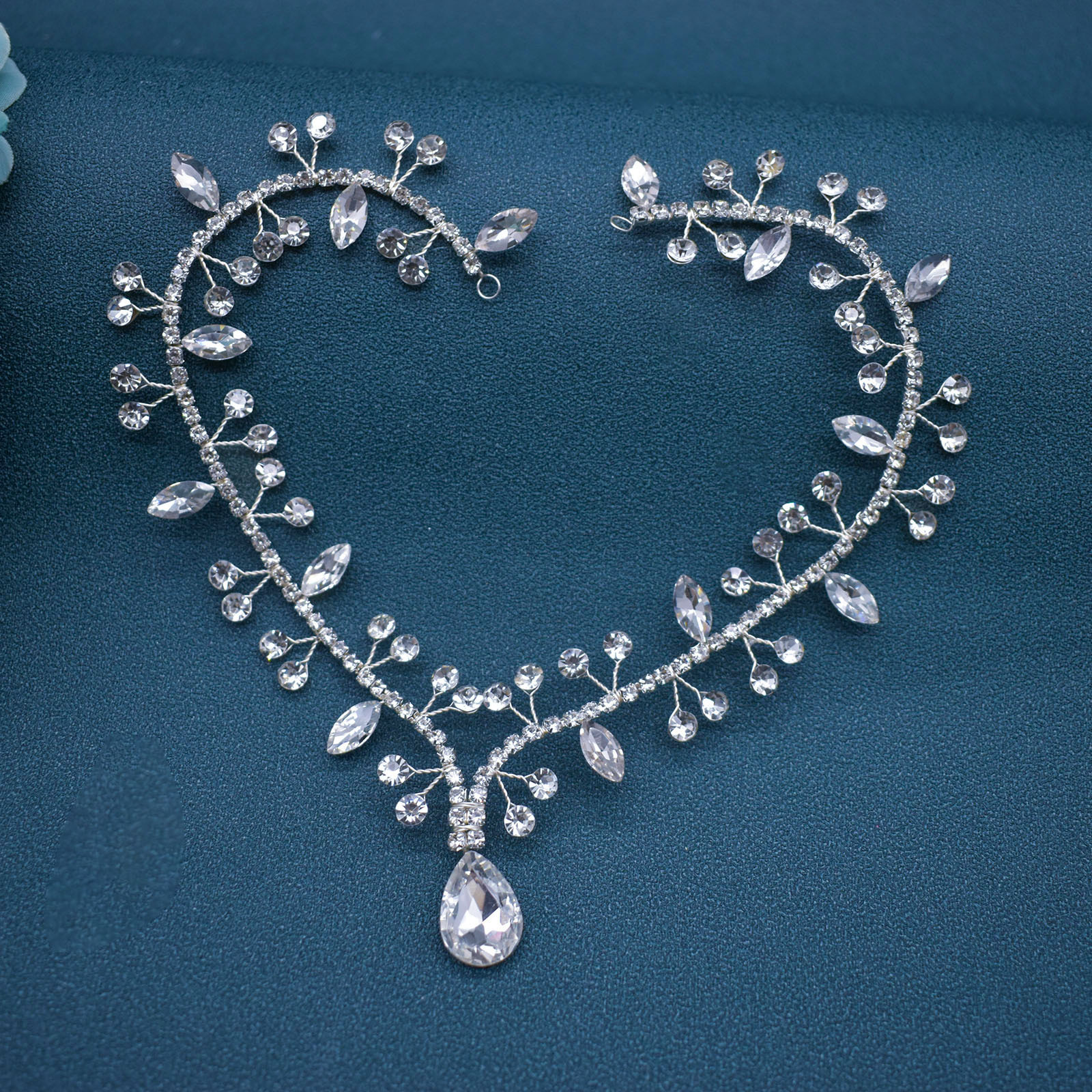 Amazon bridal forehead chain headdress handmade soft hair band rhinestone forehead pendant hair accessories DZ052