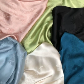 色织、提花布;印花、扎染布;缎类