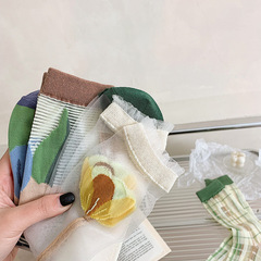 Simple summer breeze blows flowers~Cass thin, transparent, clean and simple women's mid-calf socks