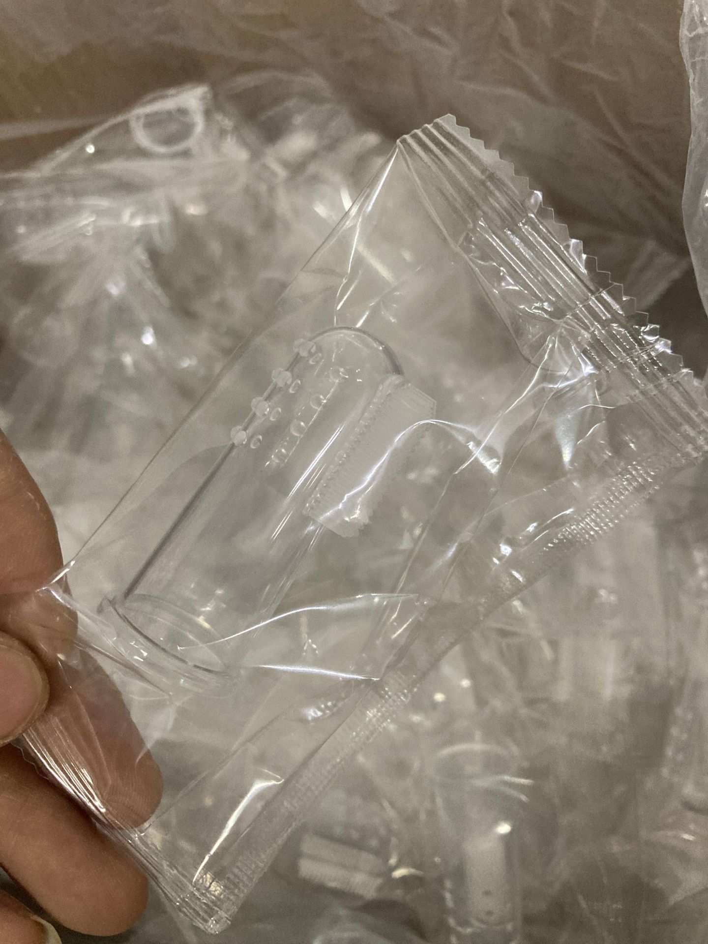 Individually bagged / Pet finger toothbrush