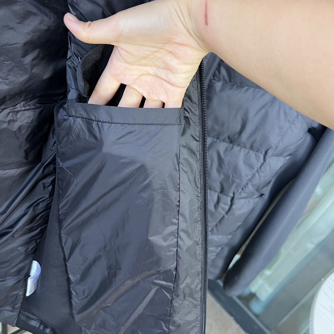 Men's Water-resistant White Duck Down Jacket With Stand Collar_voghion.com