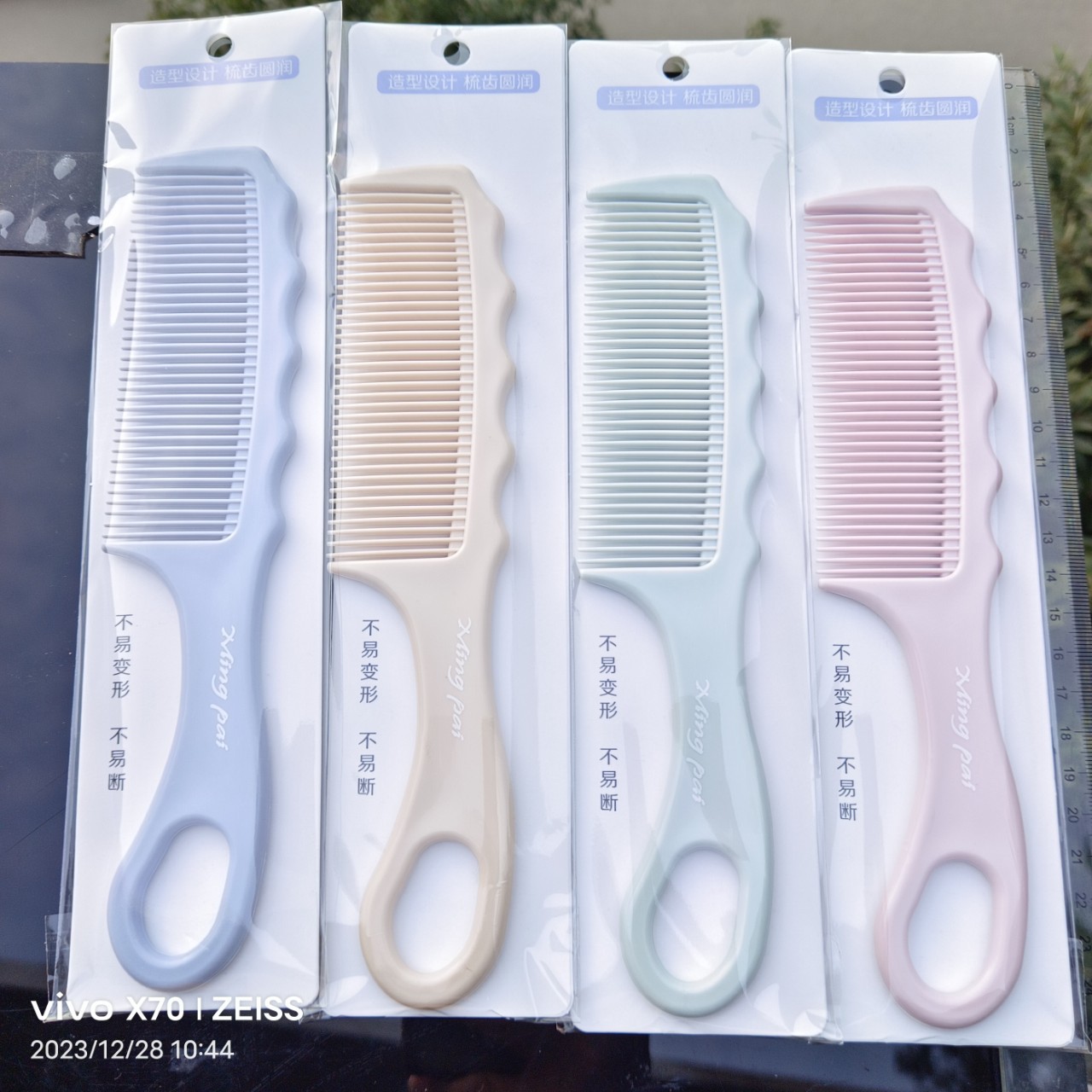 Bonito peine de peinado color macarrón con cojín de aire para masaje, adecuado para uso doméstico y dormitorios estudiantiles, cepillo de pelo de plástico suave con cojín de aire.