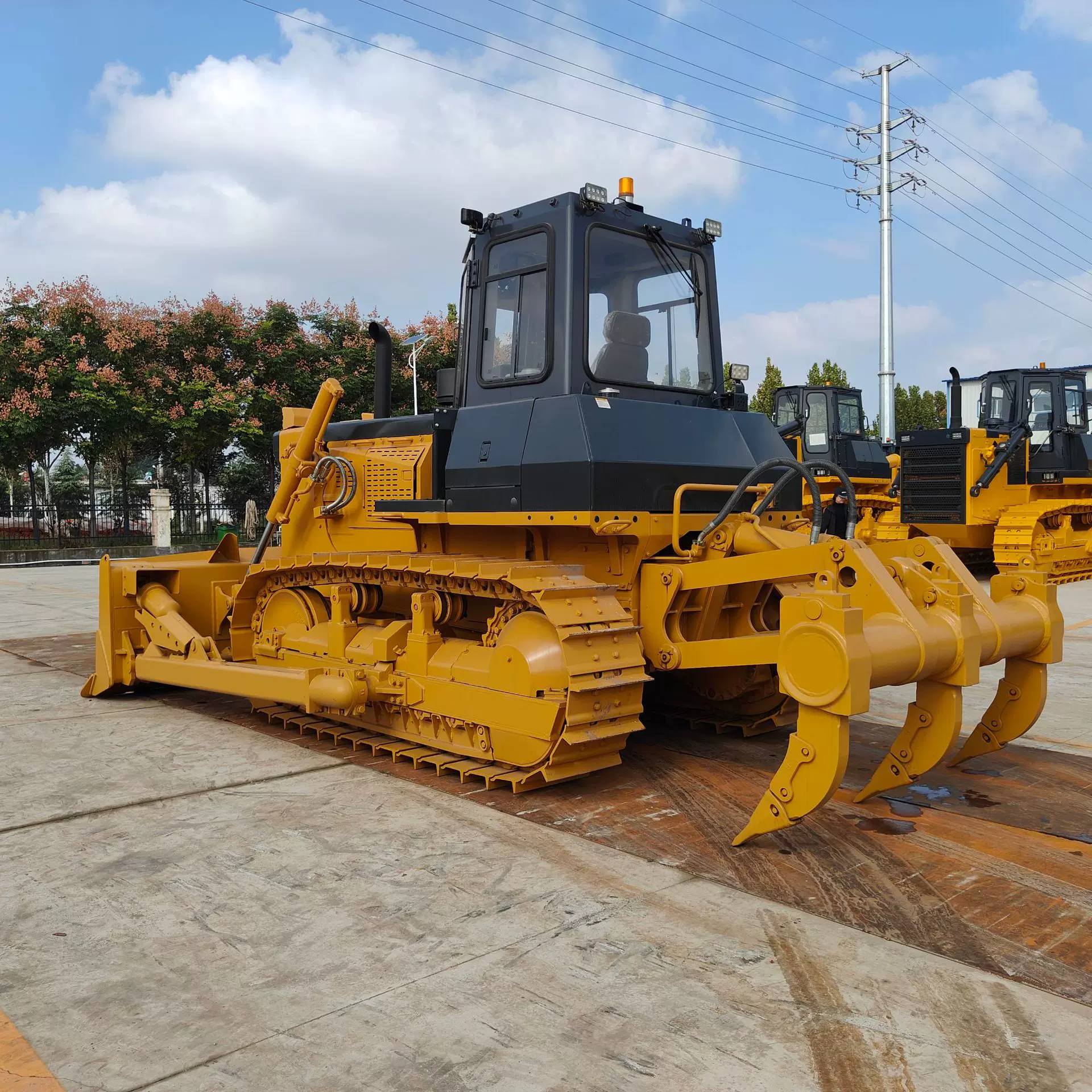 出口俄罗斯小型推土机 HT16液压工程路面铲运车 抓木松土推土机