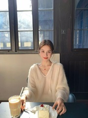 松弛感连帽长袖针织衫女2025秋季新款时尚百搭宽松设计感小众上衣