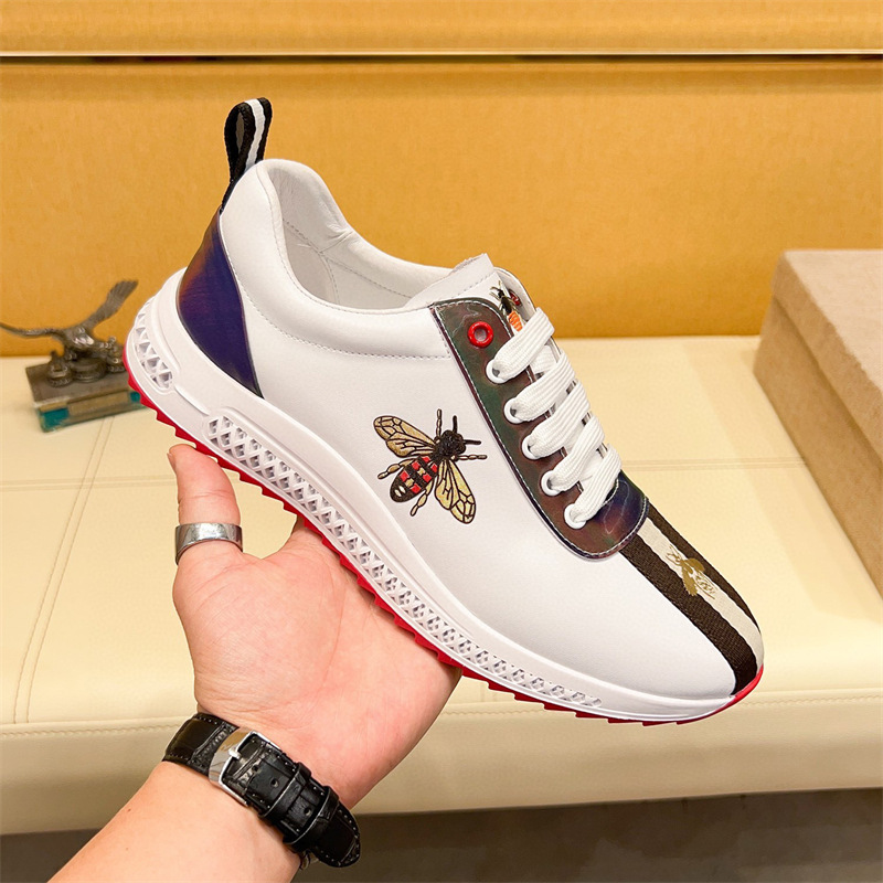 The Same Style as the Ones in the Mall, Men's Lace-Up Breathable White Sneakers, Casual Shoes, New Product, Genuine Leather Lining, Non-Slip and Wear-Resistant
