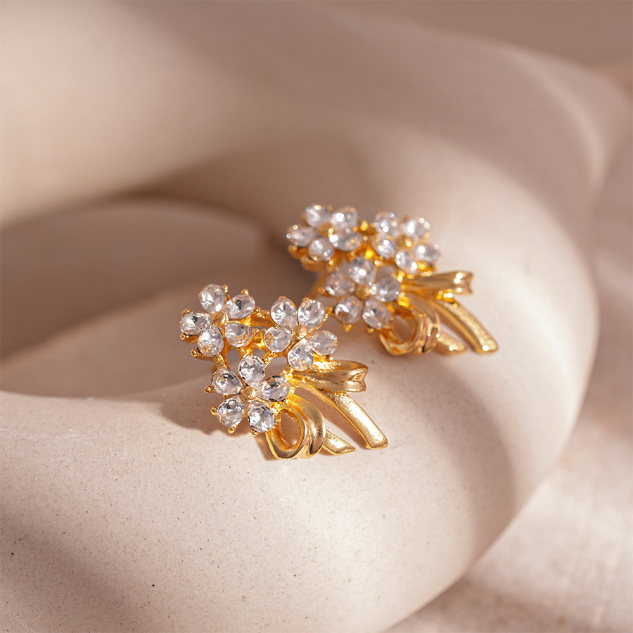30g Weight 0.03µm Gold Plating Thickness Electroplating Gold Plating Process Alloy Ear Needle Material Copper Plated Plating Material Ear Studs Classification 1 Pair Quantity Holiday, Daily Occasion Alloy Material Flower Pattern Women's Gender Elegant, Retro Style Enamel Craft 1 Pair Elegant Retro Flower Enamel Alloy Drop Earrings Ear Studs 7