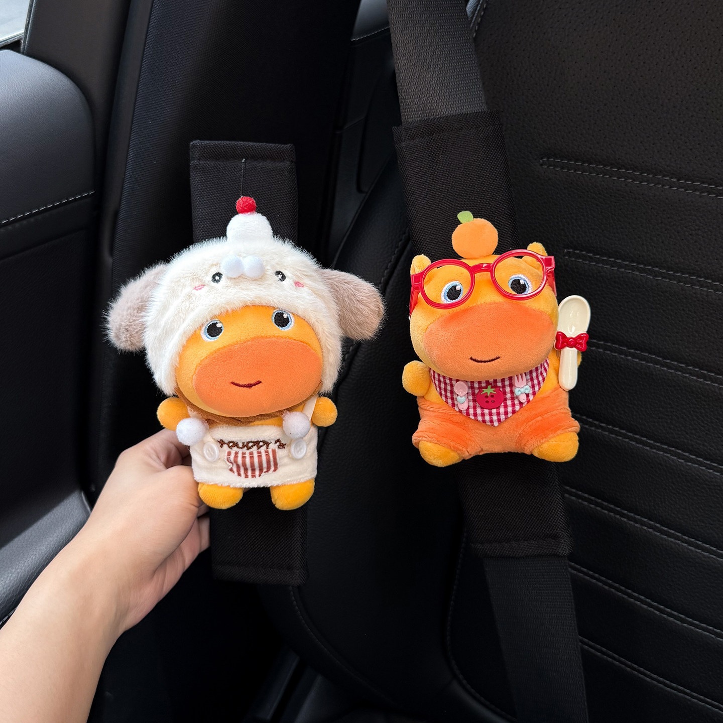 Capybara Lulu car seatbelt shoulder pad, in-car decorative accessory, anti-friction clothing, suitable for couples and goddesses