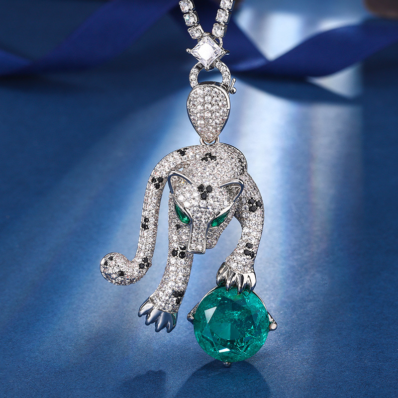 El otoño y el Invierno nuevo estilo Zhuang Sheng joyería de Europa y América retro artificial Esmeralda leopardo lujo con incrustaciones de piedra principal 16mm