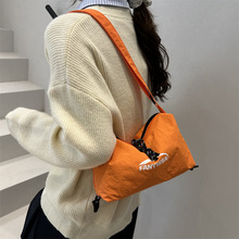 ��ĸӡ�������ǹ�ɫ2025�\�ӕr���¿��＾���s�μ�б��Ů��