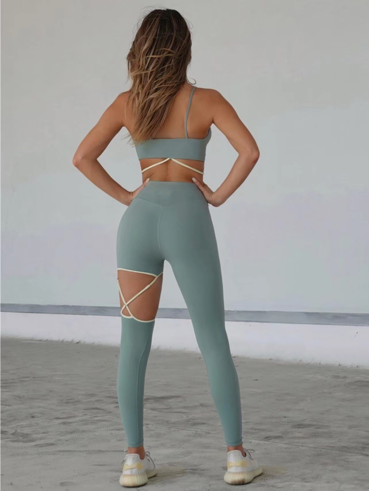 Sports Solid Color Nylon Halter Neck Tracksuit Vest Leggings display picture 10