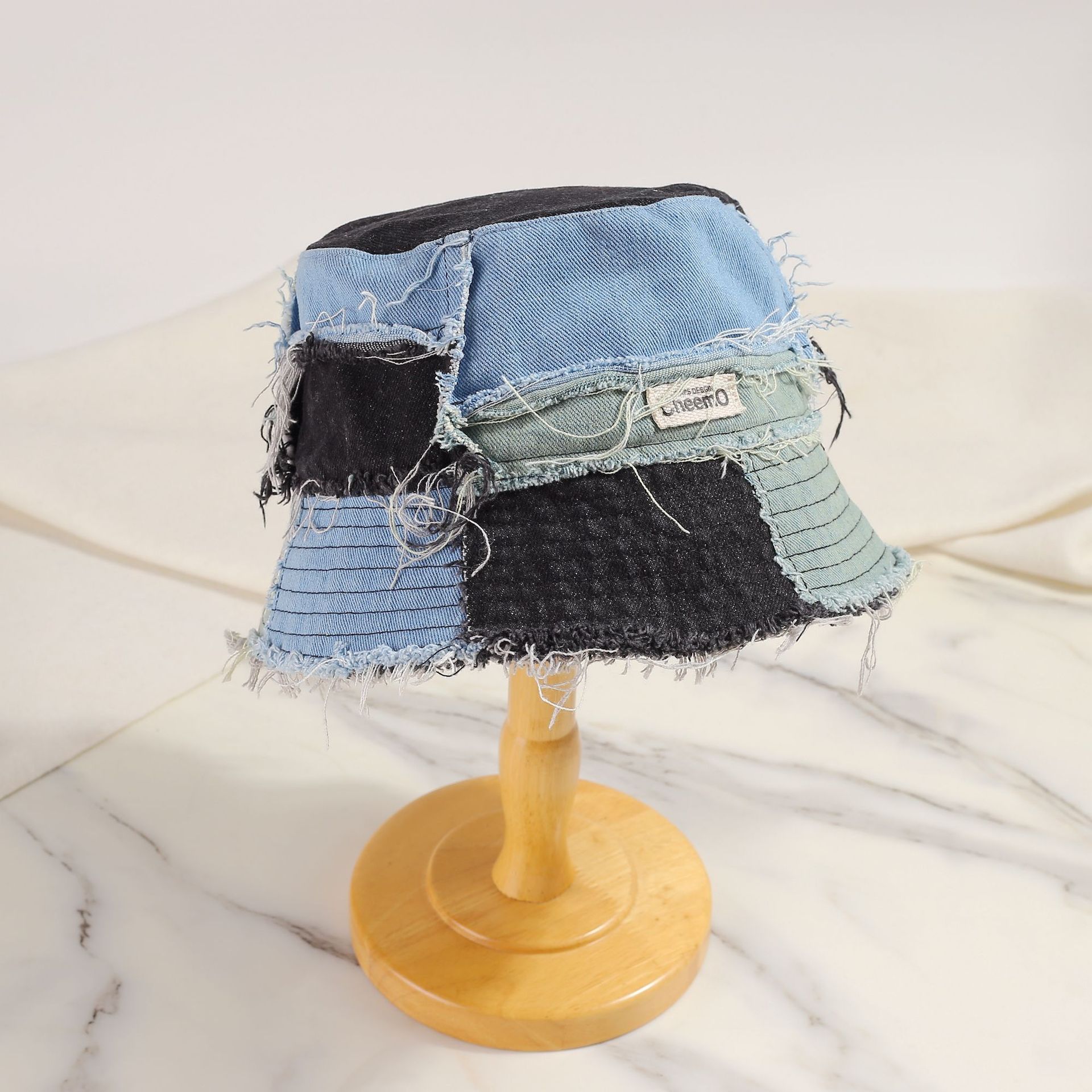 Cappello da cowboy in denim da donna con bordo sfilacciato_voghion.com