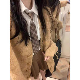 设计感针织开衫秋冬新款宽松加厚慵懒软糯系牛角扣毛衣外套女