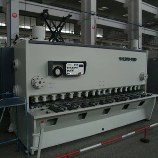 ����QC11K-8/2500  ����Һ���lʽ����C