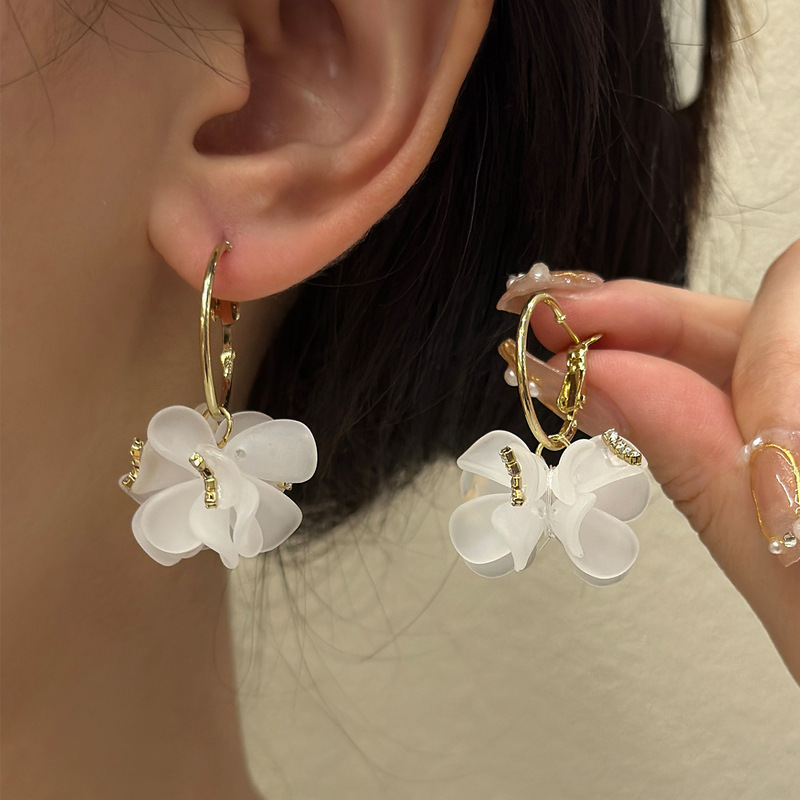 1 Pair IG Style Simple Style Heart Shape Flower Bow Knot Inlay Alloy Artificial Pearls Rhinestones Drop Earrings Earrings Ear Studs display picture 4