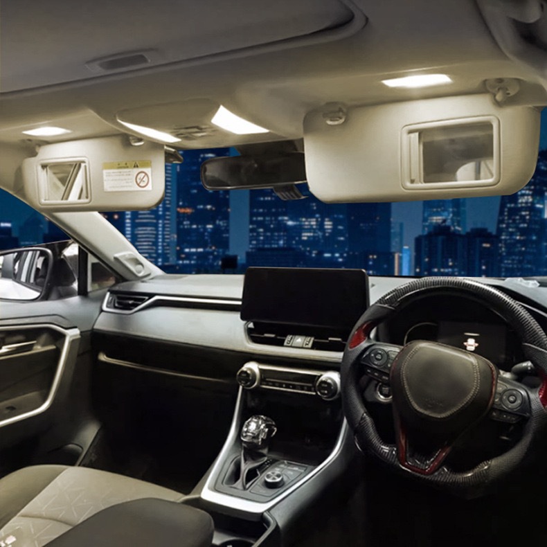 Suitable for 19-20 Toyota RAV4 RongFang LED flat reading light colorful roof light RF with remote control interior