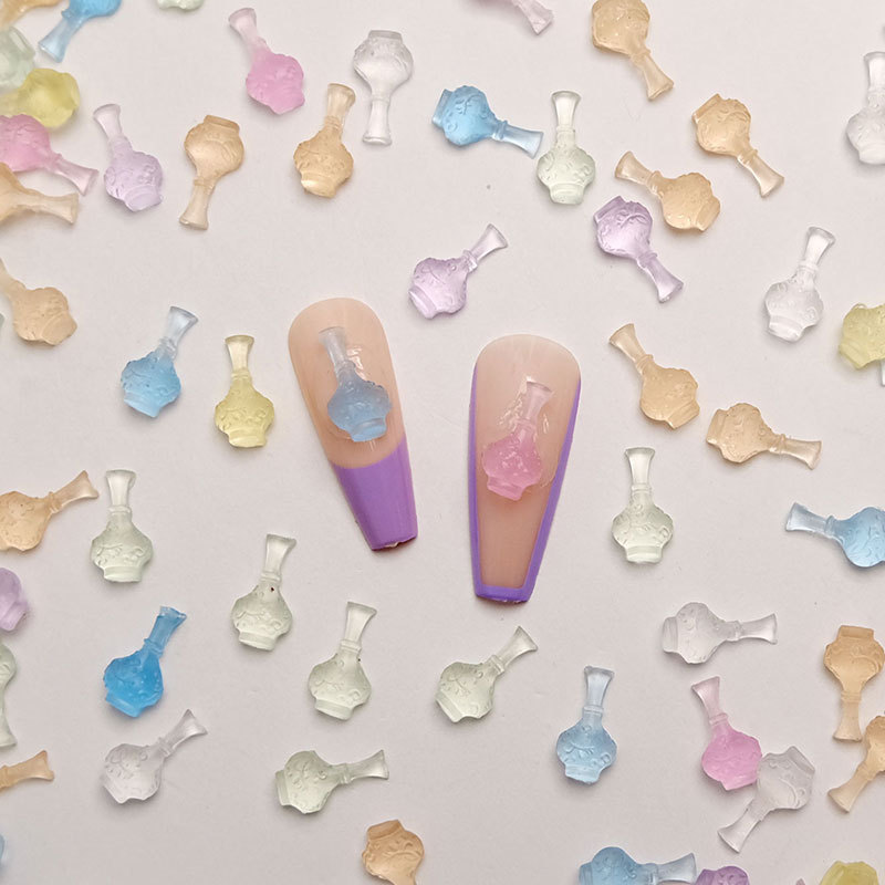 2024 new manicure accessories color embossed resin mini vase ins wind transparent flower arrangement vase ornament 3