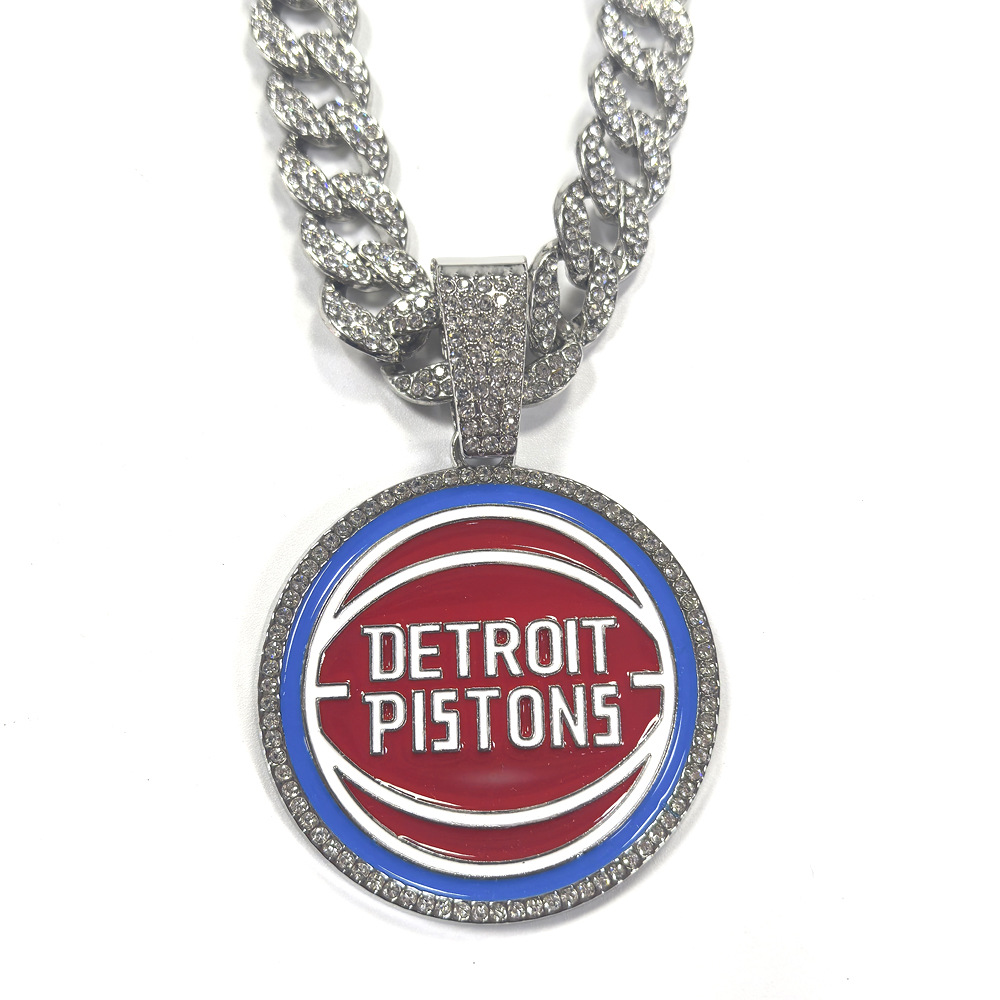 Europa y los Estados Unidos transfronterizos nuevos hombres Hip Hop personalidad goteo de baloncesto Detroit Pistons logotipo colgante cadena