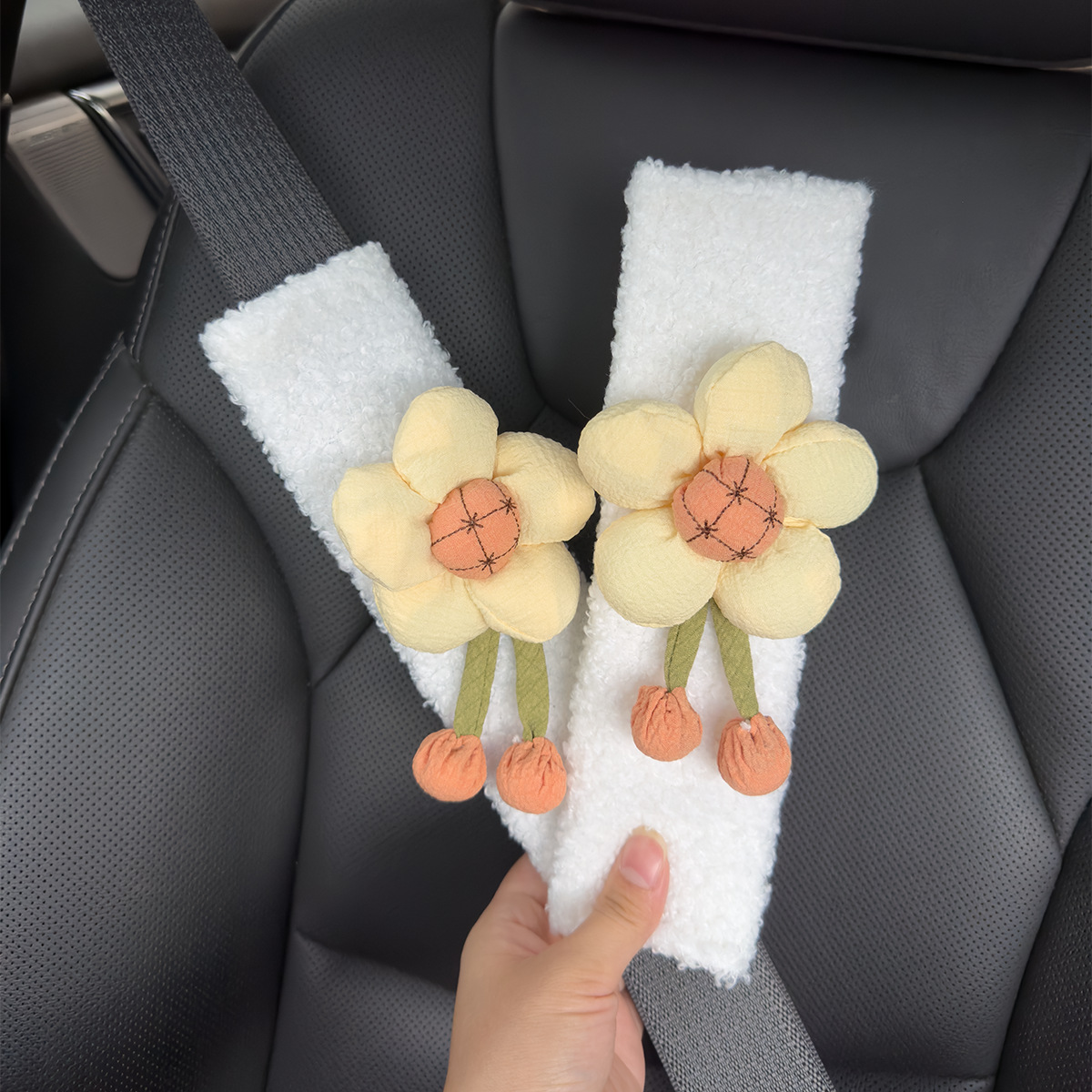 Car Seatbelt Shoulder Pad with Lamb Wool Sunflower Decoration