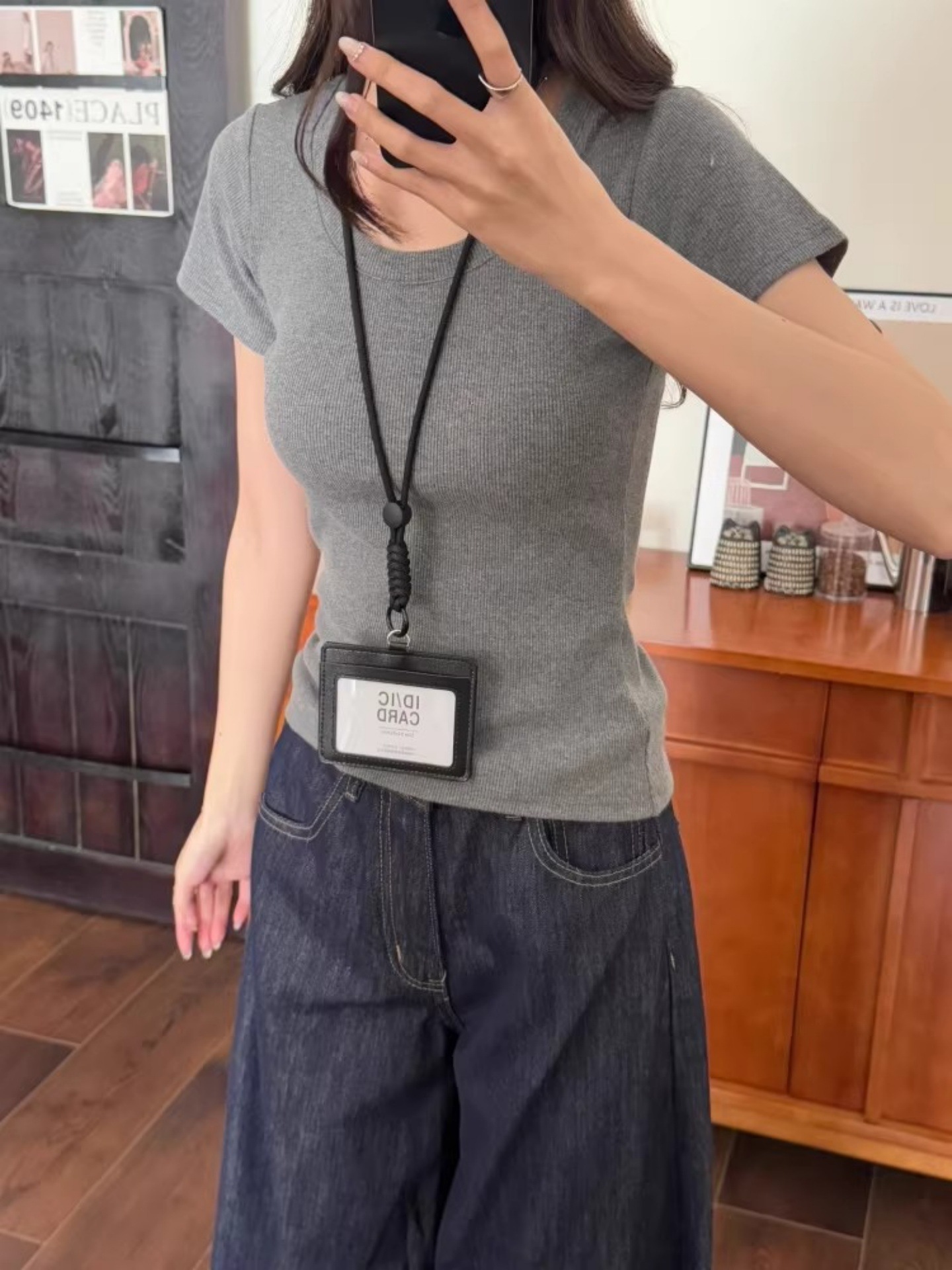 灰色美式辣妹修身优棉U领正肩短袖T恤女夏季简约百搭显瘦收腰上衣