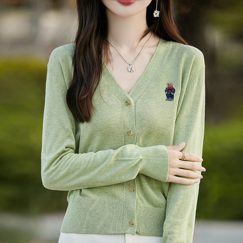 Wholesale knitted cardigan bear embroidered top autumn 24 new style lazy worsted long-sleeved V-neck sweater coat