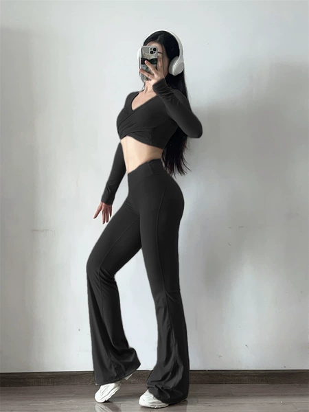 Black trousers