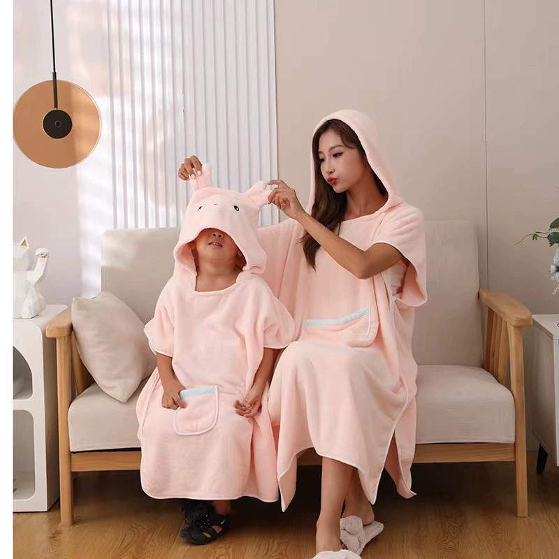 Осенняя коралловая бархатная полотеня дляBath? Wait: 'Autumn coral velvet bath towel, bathrobe for children and adults, family style, home decor, with short sleeve' Russian: Осенёвый коралловый бархатный халат для детей и взрослых, семейный стиль, домашний декор, с коротким рукавом. But it's bath towel? 'bath towel, bathrobe' Could be