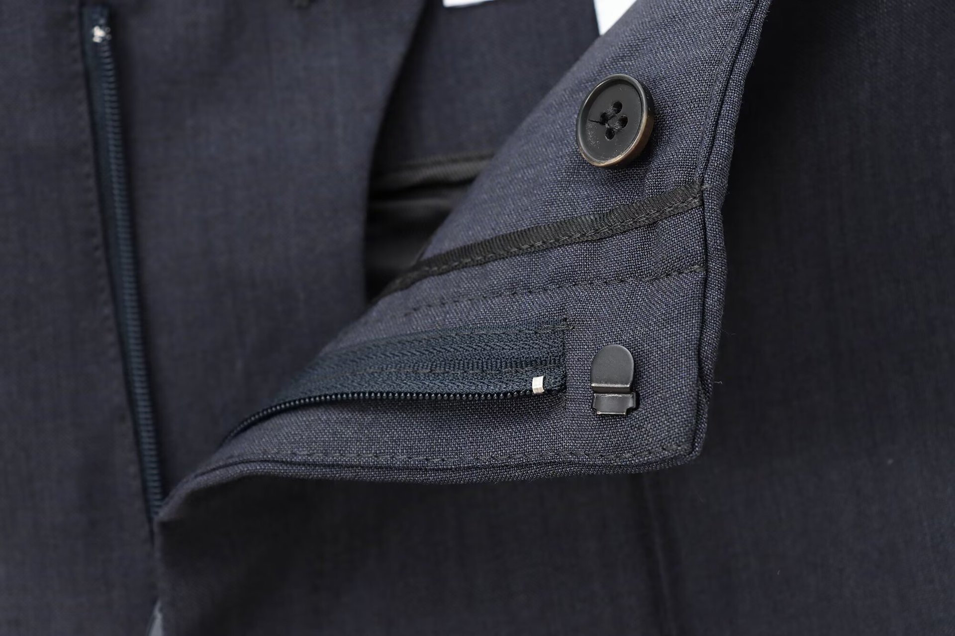 GraceChic 8665 - Autumn New Women's Fashion European And American Style With Button Decoration Short Suit + Flared Pants Set_voghion.com