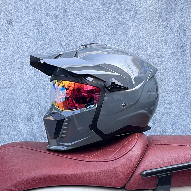 심포니 레드가 가미된 시멘트 그레이