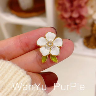 Korean style fresh dripping flower neckline anti-exposure collar pin elegant all-match fixed clothes pin brooch collar flower