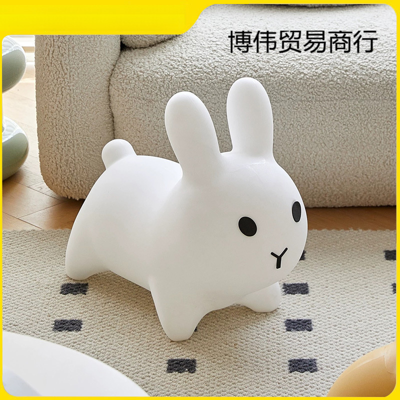 Inflatable toy for jumping