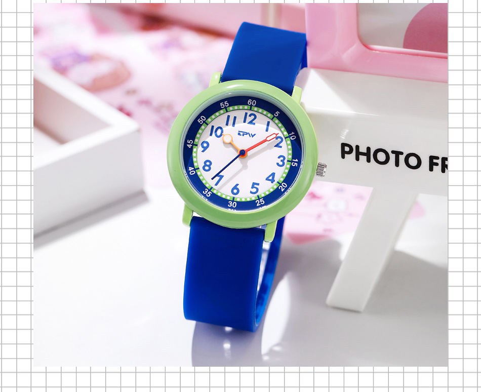 Sports Solid Color Horseshoe Buckle Quartz Kids Watches display picture 2