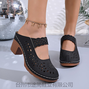 ���Q��a�߸���ЬŮ�ļ��¿�羳�U�հ��^һ�����⴩ɳ��Ů����Ь