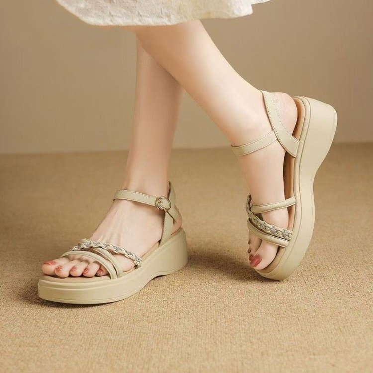 Sandalias francesas romanas para mujeres 2026 nuevo verano con cinturón de altura y falda de hadas pequeñas zapatillas frías
