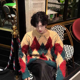 红色菱格圣诞毛衣男款冬季慵懒高级感美拉德穿搭海马毛圆领针织衫