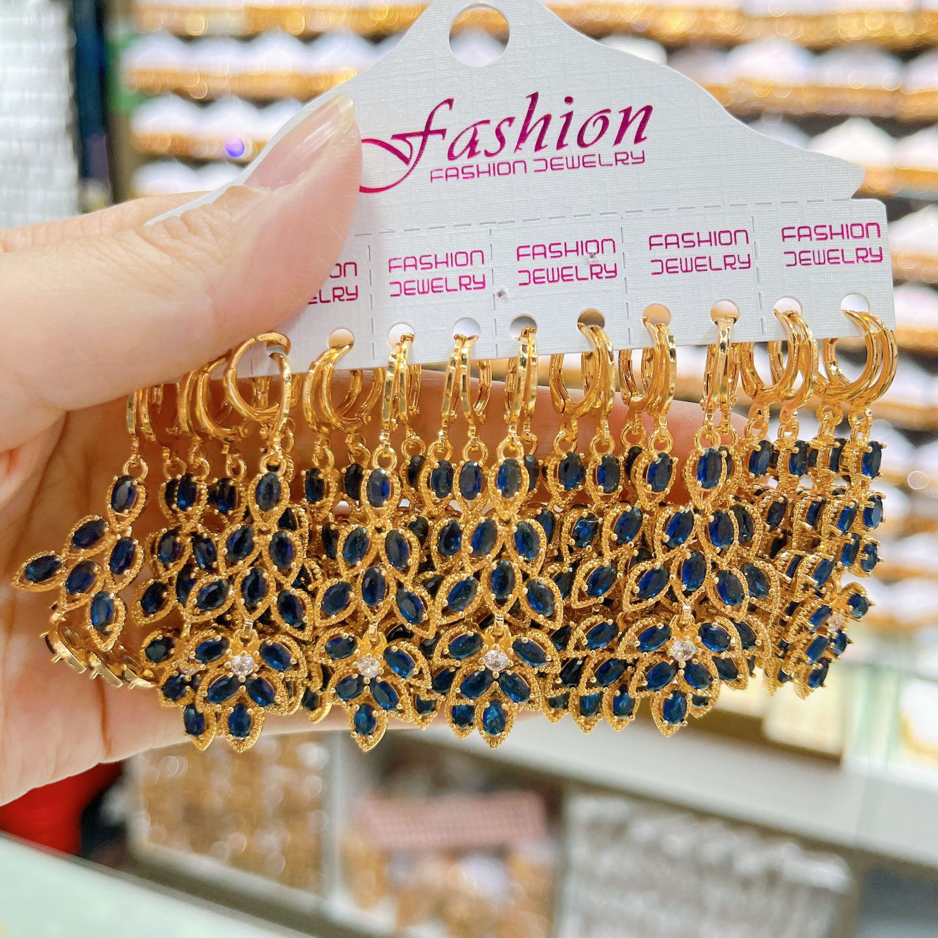 Aretes transfronterizos de cobre chapado en oro con bordas de aretes incrustados de zircón para orejetas de orejas para mujeres delicadas image 14