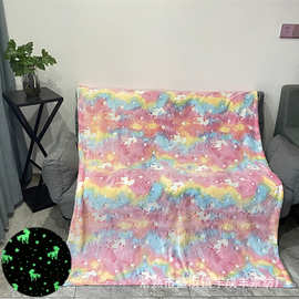 跨境夜光法兰绒毛毯荧光毯扎彩小马发光儿童毯懒人毯午睡毯